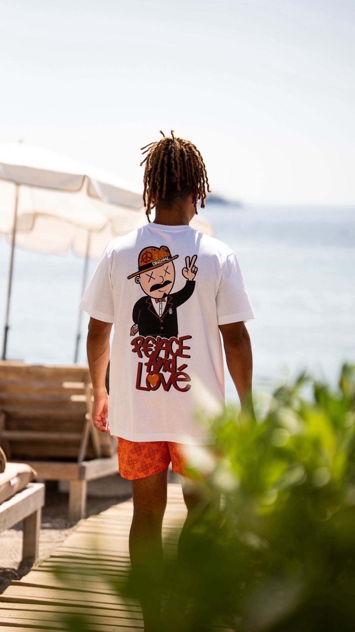 Tee Shirt - Peace and Lové