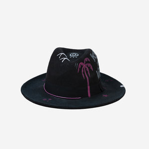 Chapeau Noir et Rose